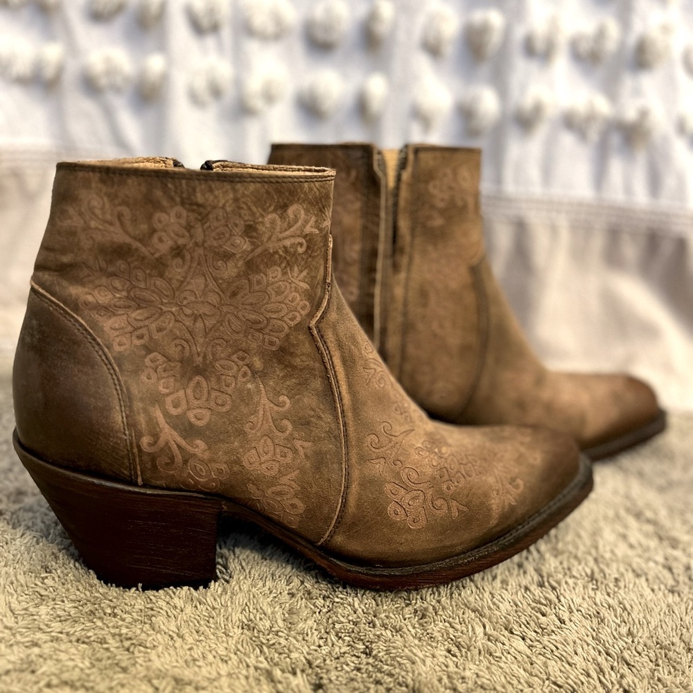 Shyanne western booties, never worn.